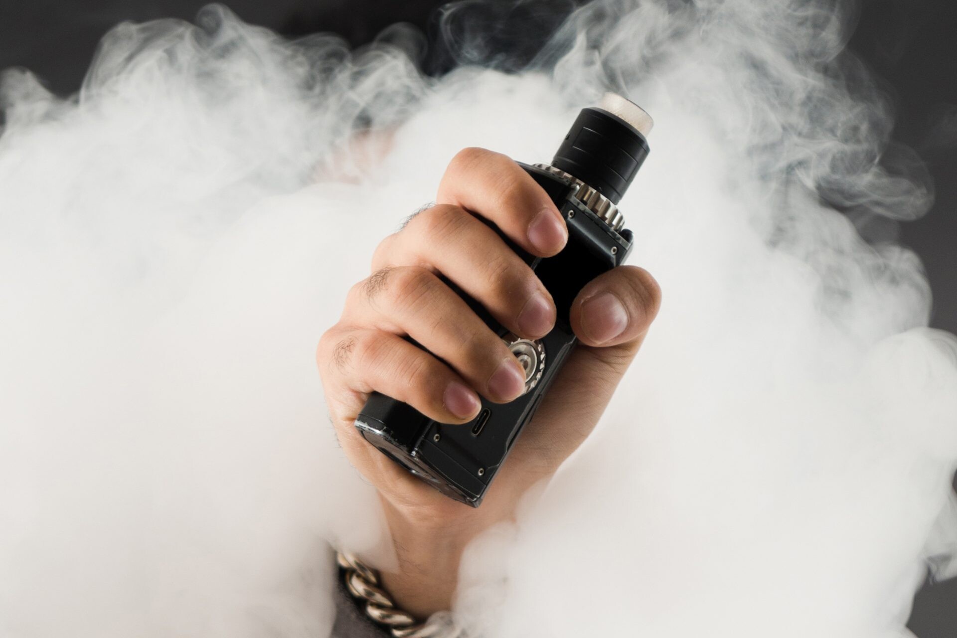 Can You Sell Vapes or Glassware Online? What Smoke Shops Need to Know in 2025
